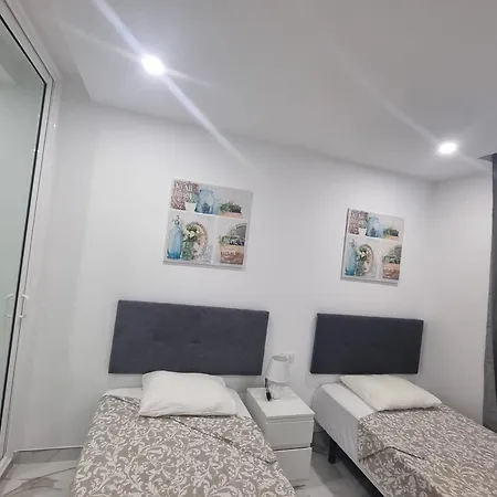 Daire Casa Palmera Only 150 Meters To The Beach, Heated Pool, Wifi, Sat-tv, Terrace, Location, Washing Machine