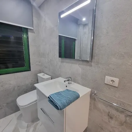 Casa Palmera Only 150 Meters To The Beach, Heated Pool, Wifi, Sat-tv, Terrace, Location, Washing Machine *