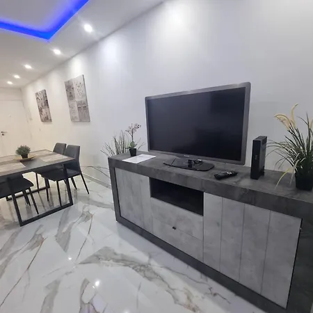 Apartamento Casa Palmera 2 Only 150 Meters To The Beach, Heated Pool, Wifi, Sat-tv, Terrace, Location, Washing Machine