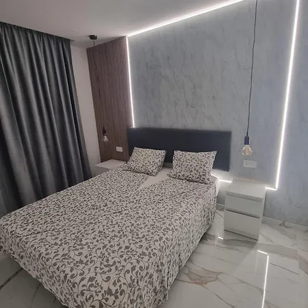 Daire Casa Palmera Only 150 Meters To The Beach, Heated Pool, Wifi, Sat-tv, Terrace, Location, Washing Machine *