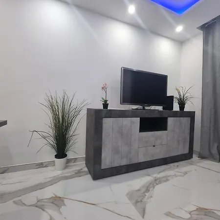 Casa Palmera Only 150 Meters To The Beach, Heated Pool, Wifi, Sat-tv, Terrace, Location, Washing Machine *