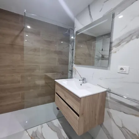 Casa Palmera Only 150 Meters To The Beach, Heated Pool, Wifi, Sat-tv, Terrace, Location, Washing Machine *