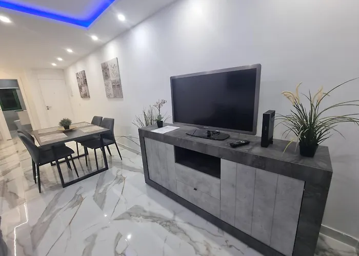 شقة Casa Palmera 2 Only 150 Meters To The Beach, Heated Pool, Wifi, Sat-tv, Terrace, Location, Washing Machine